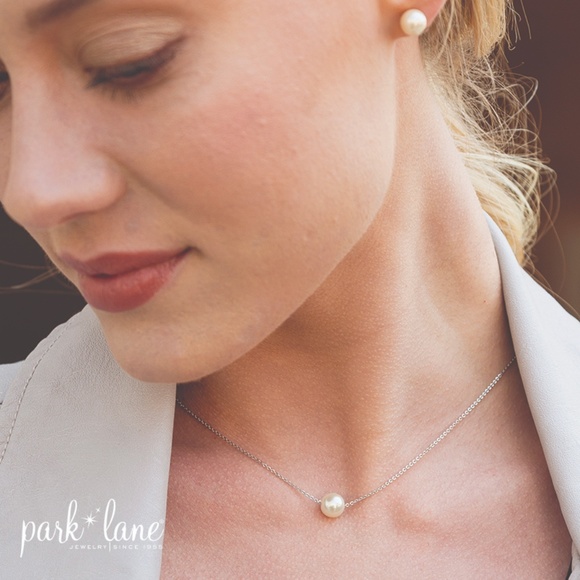 Park Lane Pearl Necklace - Picture 2 of 2